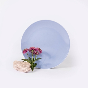La grande assiette ronde en porcelaine -Bleu clair
