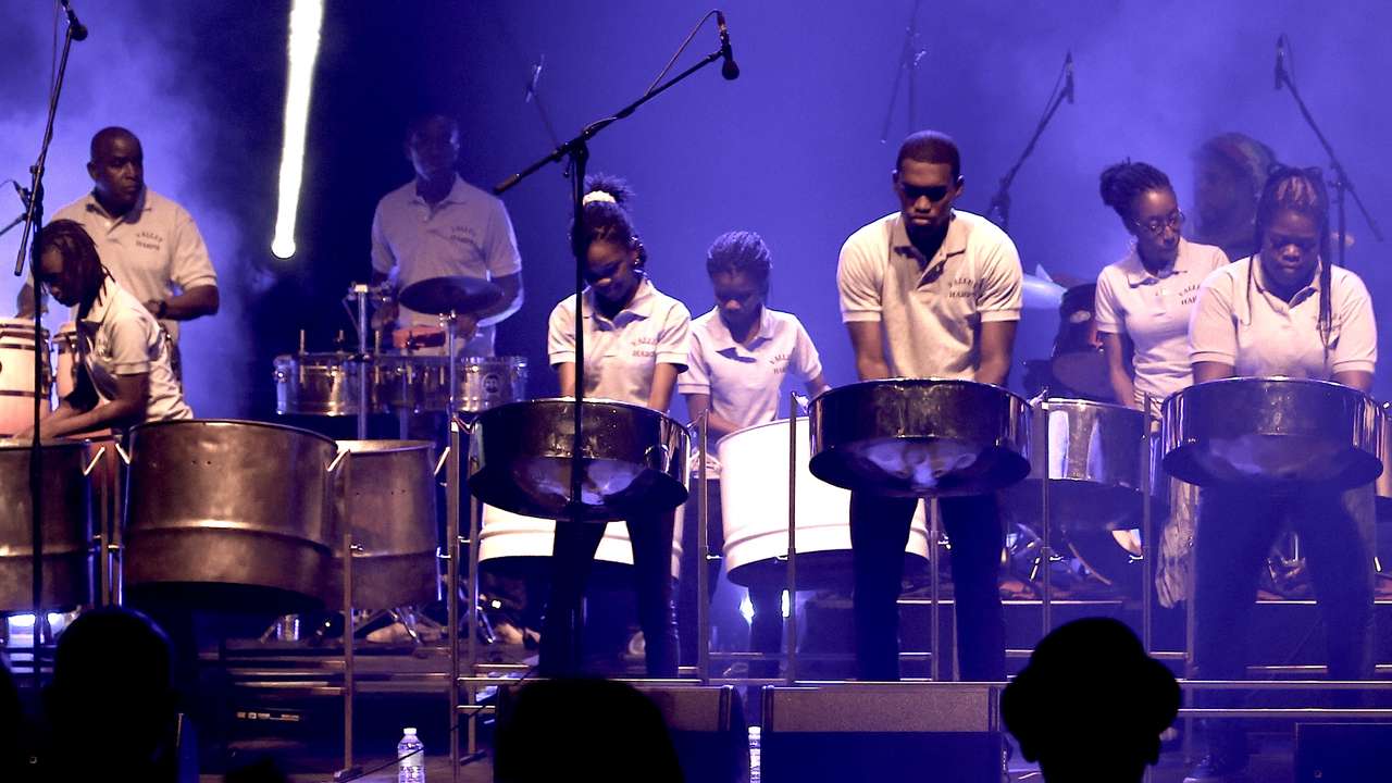Un steelband de Trinidad en concert - Ulule