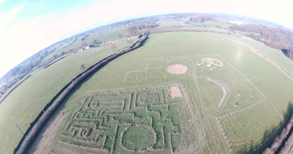 Création d'un labyrinthe dédié à l'art et la nature