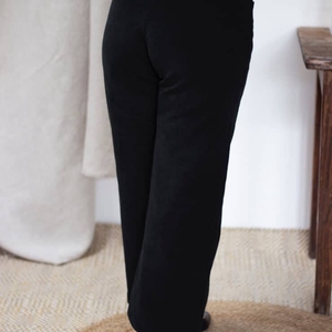 L'INCOMPARABLE - Pantalon large en velours noir