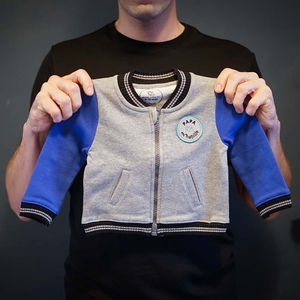 Teddy sweatshirt “Tchouk” gris et bleu Cobalt